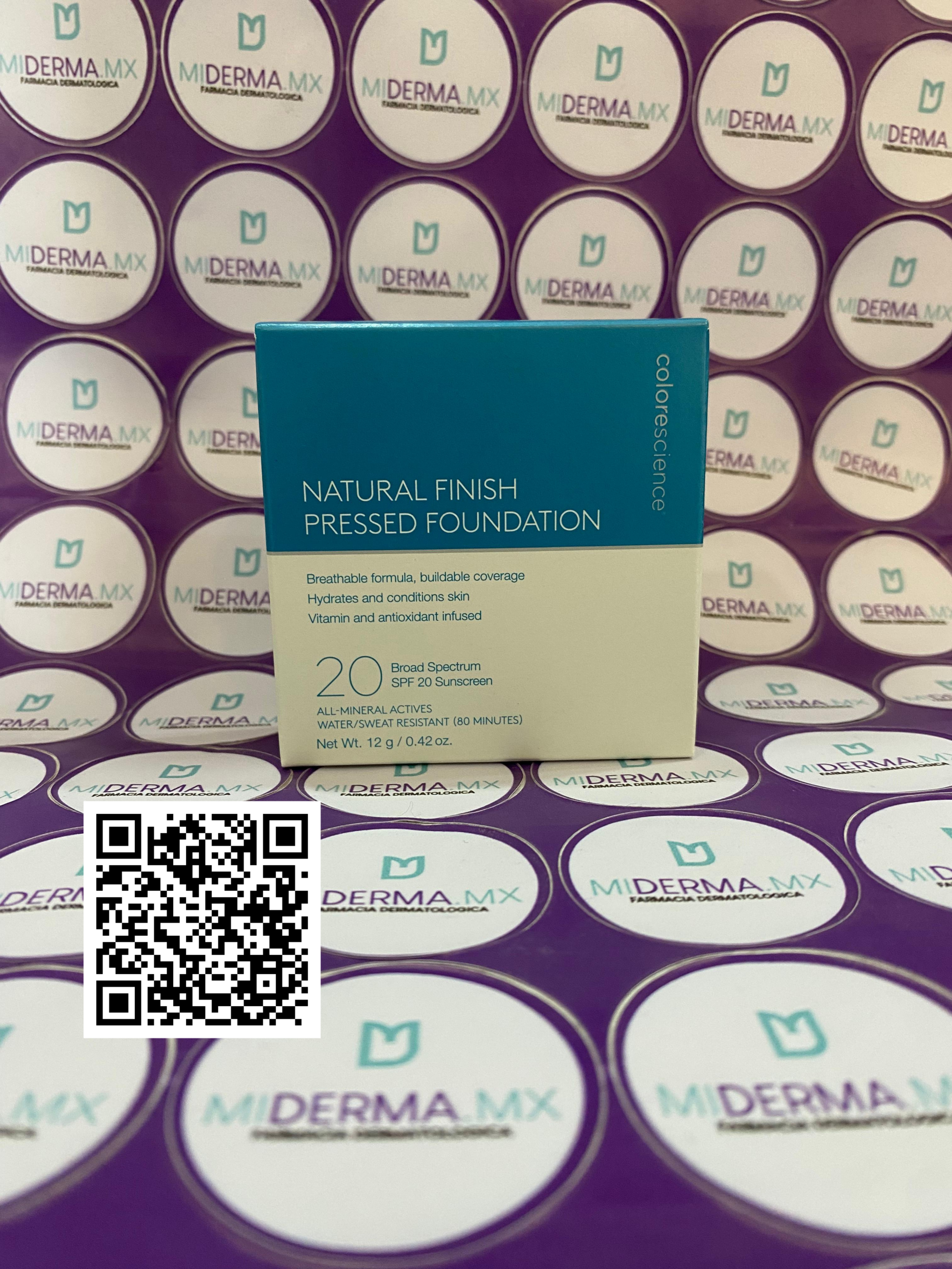 Natural Finish Pressed Foundation SPF 20 tono Light Beige 12 g