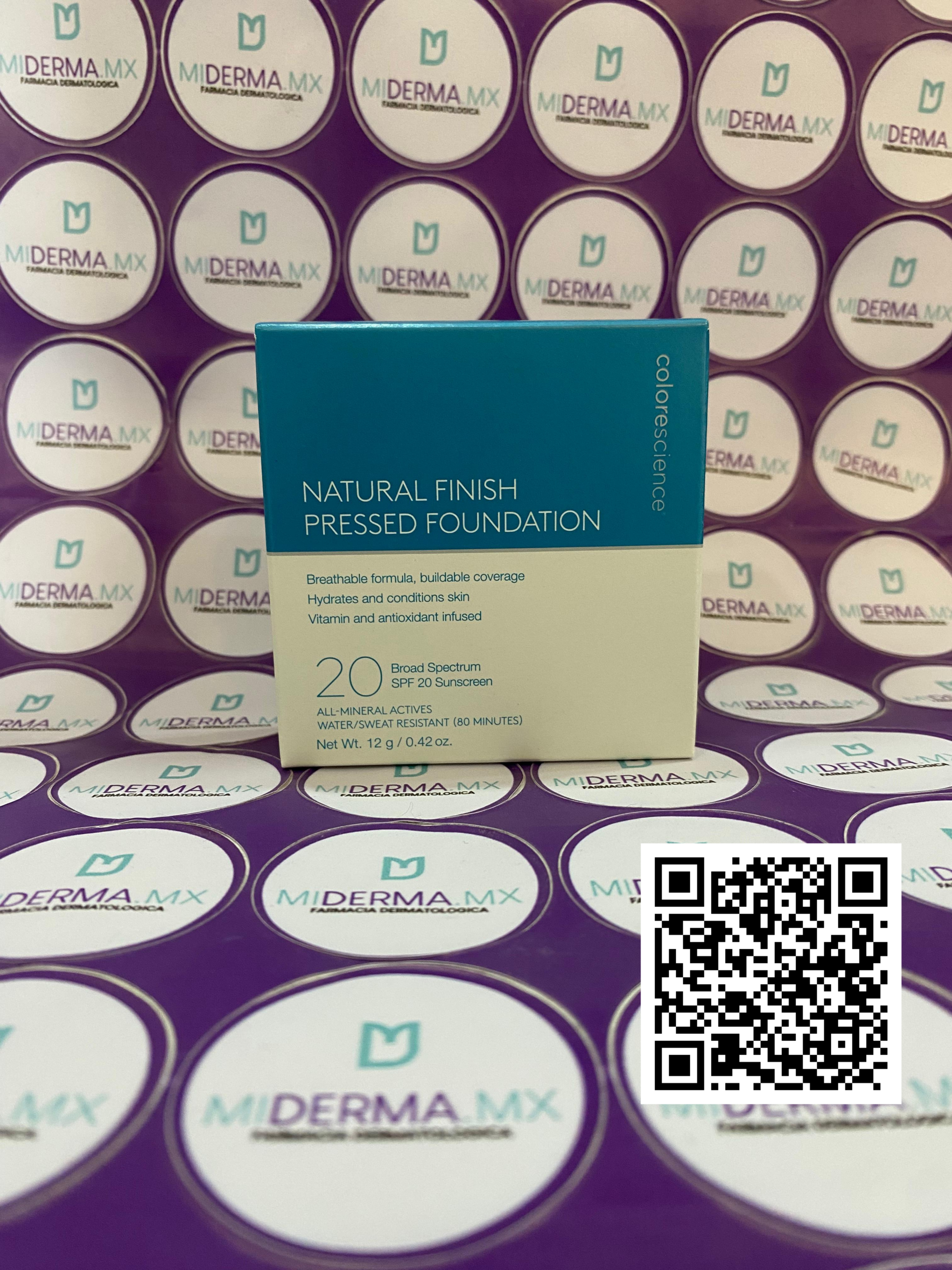 Natural Finish Pressed Foundation SPF 20 tono Medium Sand 12 g